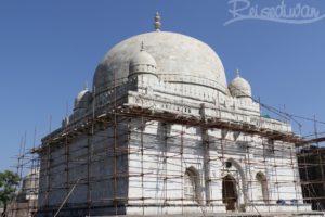 Prototyp des Taj Mahal, Grabmal Hoshang Shahs